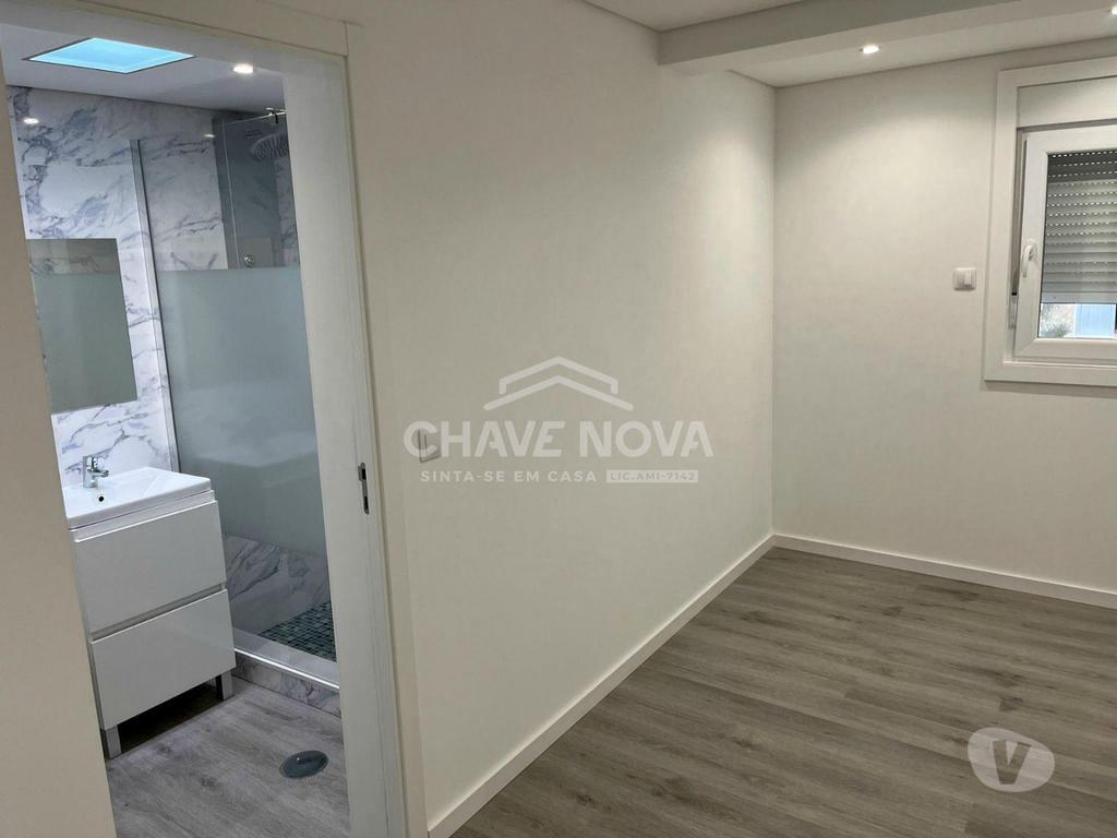 Apartamentos a venda Vila Nova de Gaia - Fotos para Moradia T2 Renovada em São Félix da Marinha (Zona Granja)