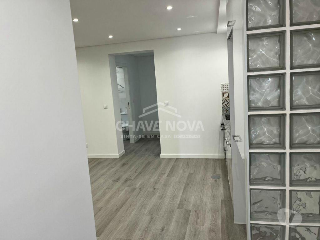 Apartamentos a venda Vila Nova de Gaia - Fotos para Moradia T2 Renovada em São Félix da Marinha (Zona Granja)