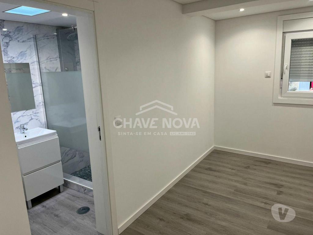 Apartamentos a venda Vila Nova de Gaia - Fotos para Moradia T2 Renovada em São Félix da Marinha (Zona Granja)