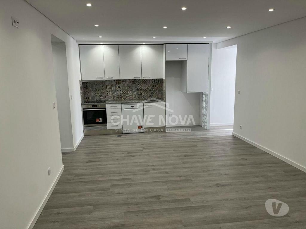 Apartamentos a venda Vila Nova de Gaia - Fotos para Moradia T2 Renovada em São Félix da Marinha (Zona Granja)