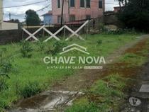 Terreno com viabilidade de construção de moradia de 3 frentes.