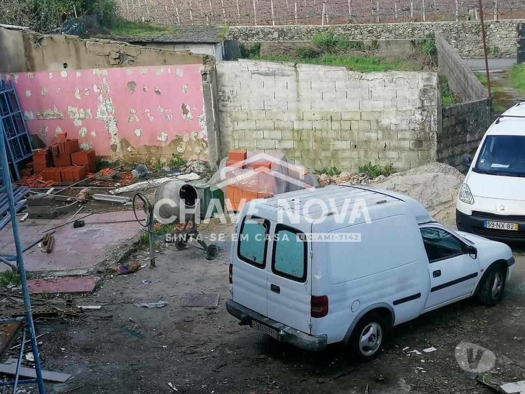 Apartamentos a venda Gondomar - Fotos para Moradia nova, 3 frentes com 500 m2 de área bruta. Rio Tinto