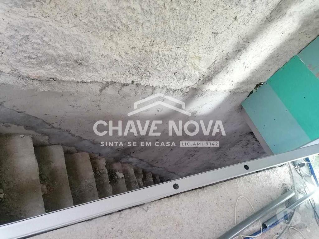 Apartamentos a venda Gondomar - Fotos para Moradia nova, 3 frentes com 500 m2 de área bruta. Rio Tinto