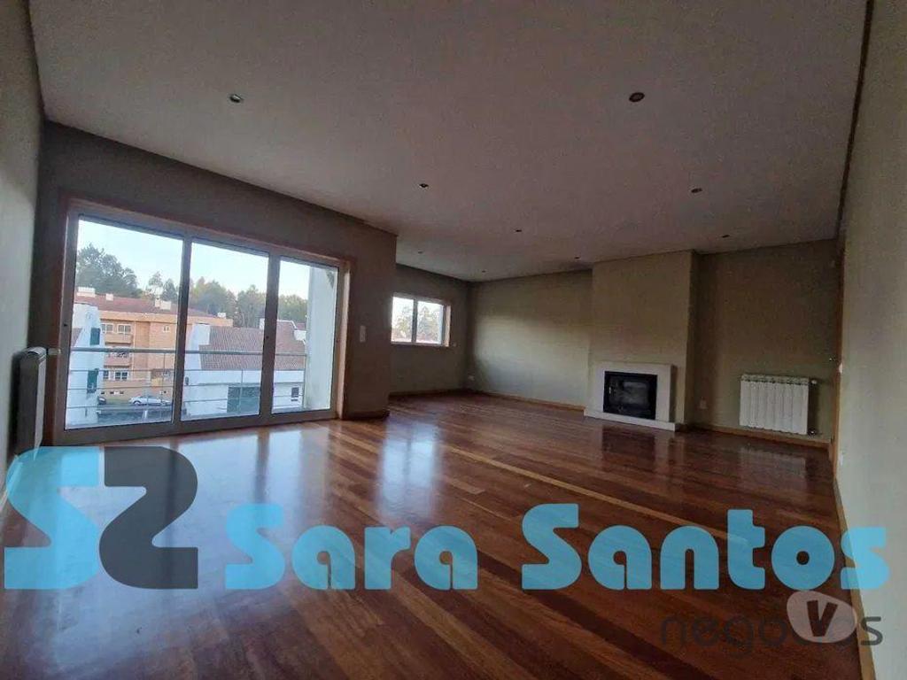 Apartamentos a venda Santa Maria da Feira - Fotos para Moradia de gaveto, como nova, para venda, Santa Maria da Feira -