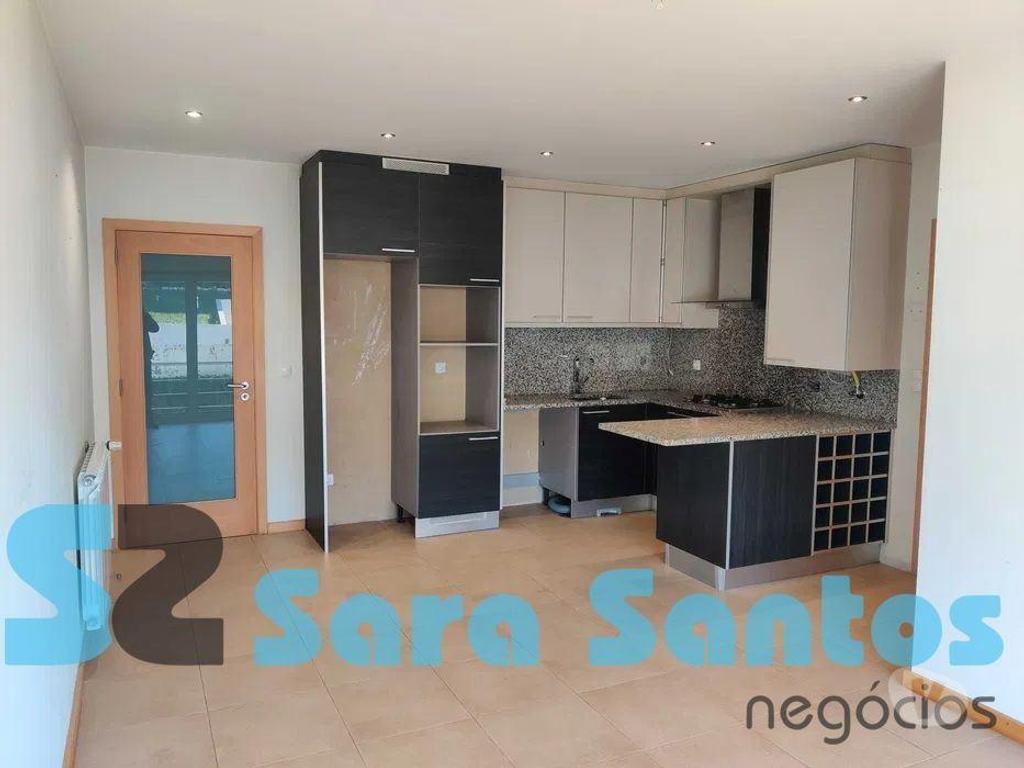 Apartamentos a venda Santa Maria da Feira - Fotos para Moradia de gaveto, como nova, para venda, Santa Maria da Feira -