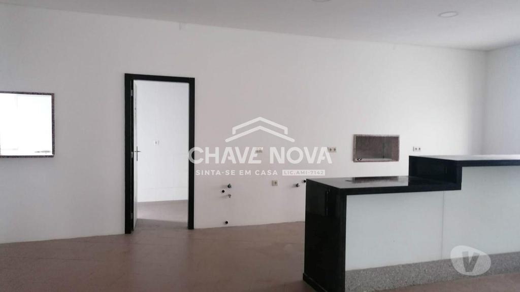 Comprar Loja Gondomar - Fotos para Espaço comercial em Fânzeres junto ao Seixo. Gondomar