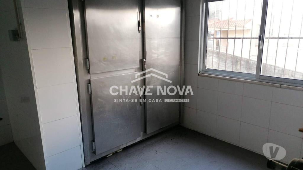 Comprar Loja Gondomar - Fotos para Espaço comercial em Fânzeres junto ao Seixo. Gondomar