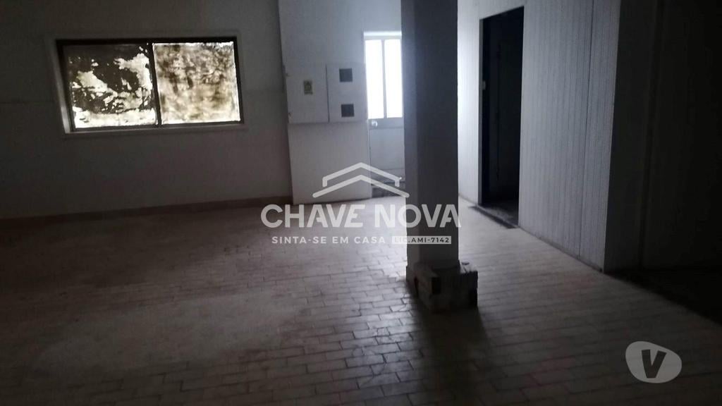 Comprar Loja Gondomar - Fotos para Espaço comercial em Fânzeres junto ao Seixo. Gondomar