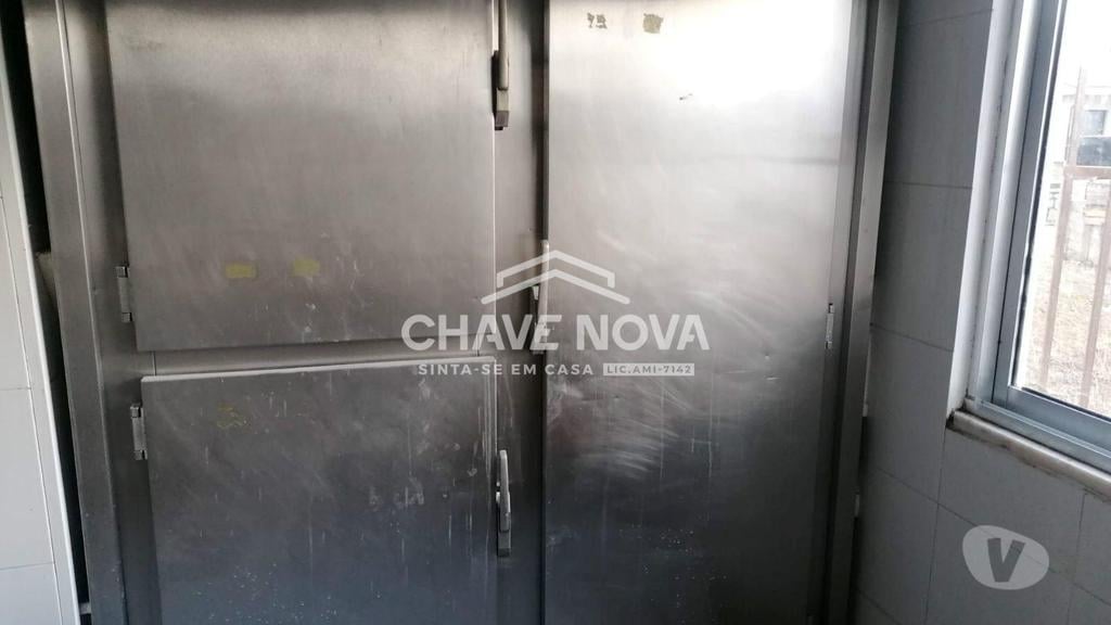 Comprar Loja Gondomar - Fotos para Espaço comercial em Fânzeres junto ao Seixo. Gondomar