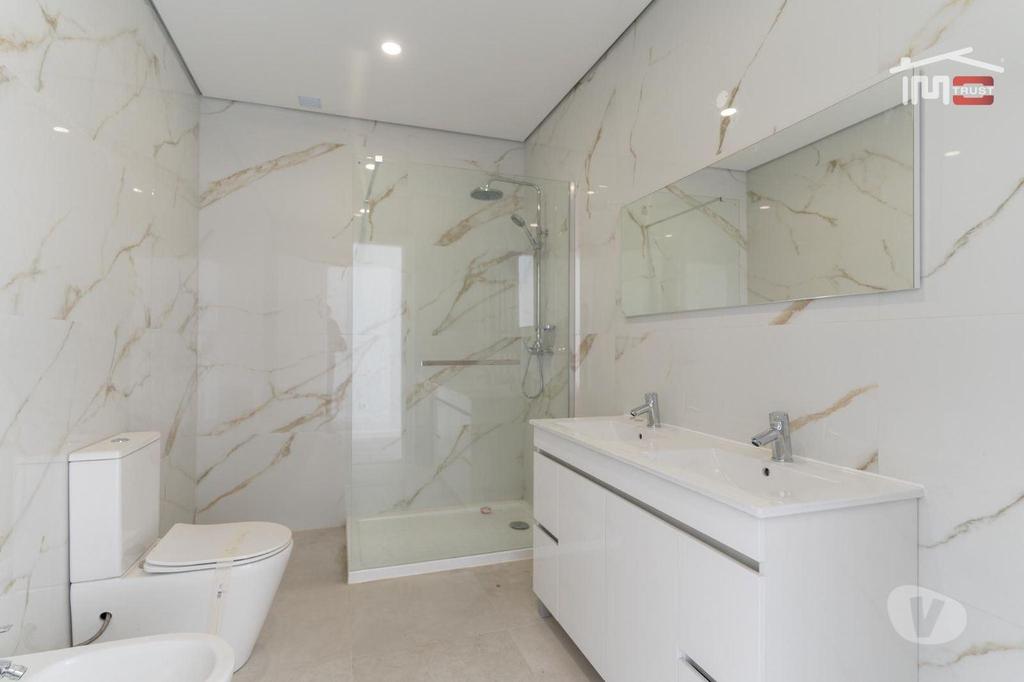Apartamentos a venda Ourém - Fotos para Moradia Geminada T3 inserida num terreno de 3.861 m2 em Ourém