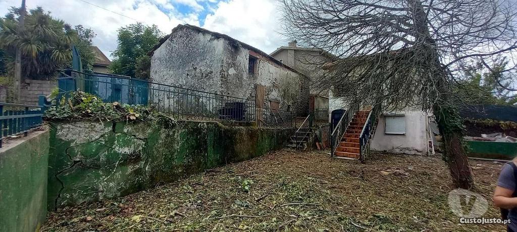 Apartamentos a venda Gondomar - Fotos para Moradia t3 com terreno para reabilitar S.P.Cova Gondomar (04195)