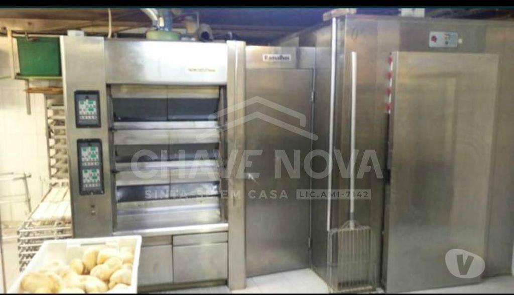 Comprar Loja Maia - Fotos para Confeitaria e Padaria para Trespasse no centro da Cidade da Maia.