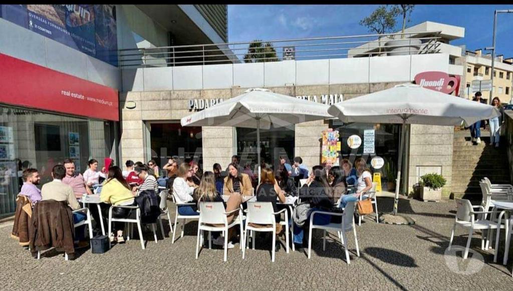 Comprar Loja Maia - Fotos para Confeitaria e Padaria para Trespasse no centro da Cidade da Maia.