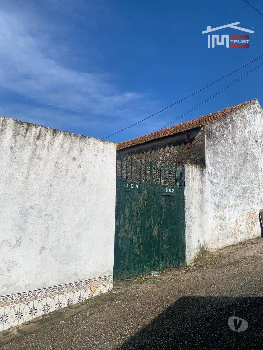 Apartamentos a venda Azambuja - Fotos para Excelente oportunidade, Moradia para restaurar (5-M-000122)