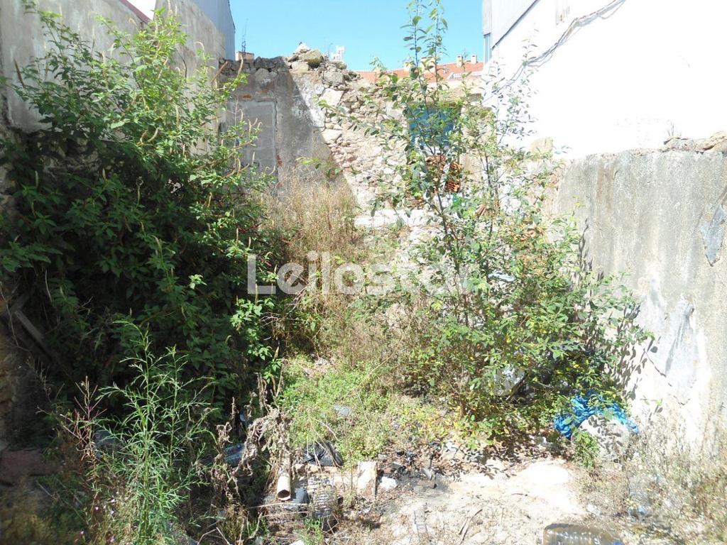 Terrenos Vila Nova de Gaia - Fotos para Vila-nova-de-gaia-Terreno com casas, centro de Gaia (00169)