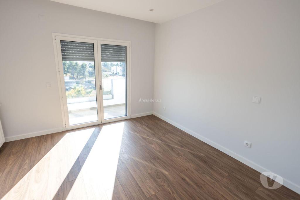 Apartamentos a venda Leiria - Fotos para Leiria-Apartamento T1+2 Duplex Novo com 2 Terraços (S-A987L 23)
