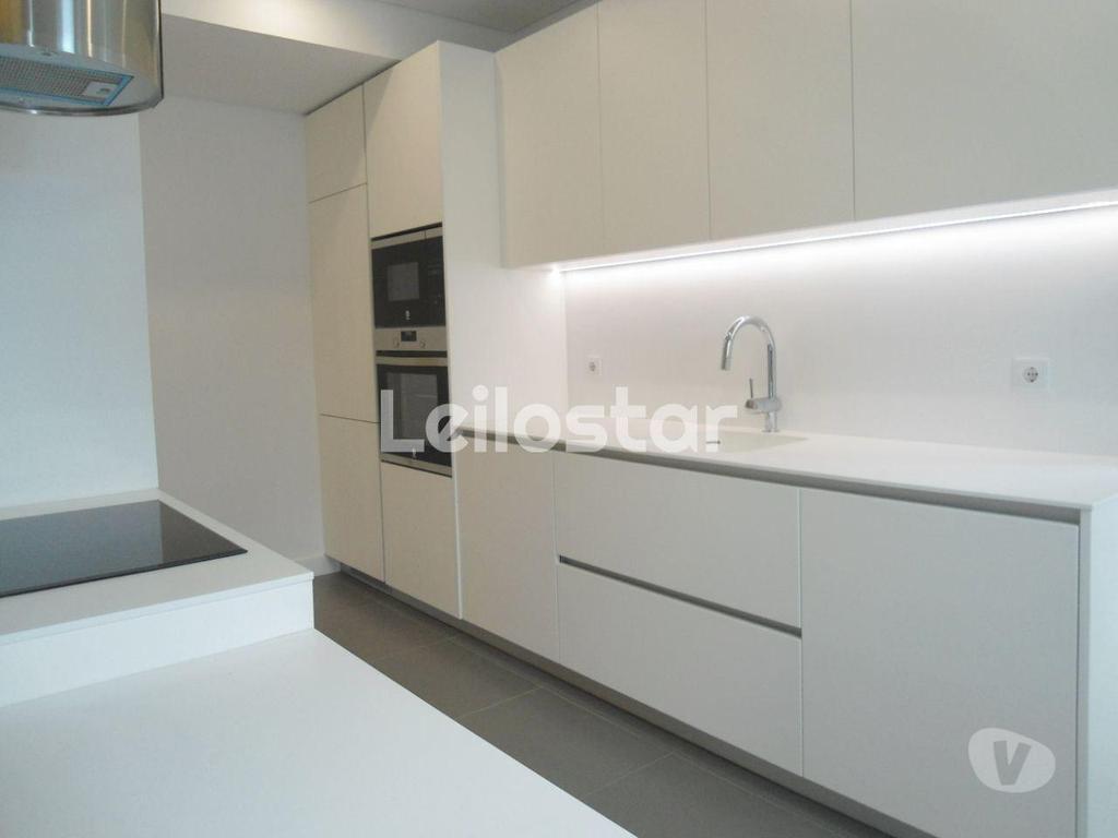 Apartamentos a venda Porto - Fotos para Porto-T4 Porto Boavista (Casa da Música) (00109)