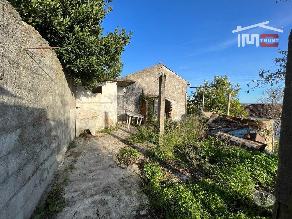 Terrenos Torres Novas - Fotos para CASA EM RUINA COM TERRENO PARA QUEM DESEJA VIVER EM PAZ E