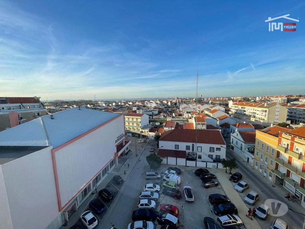 Apartamentos a venda Montijo - Fotos para Apartamento T4 Renovado c Elevador, Varanda e Terraço - Centro