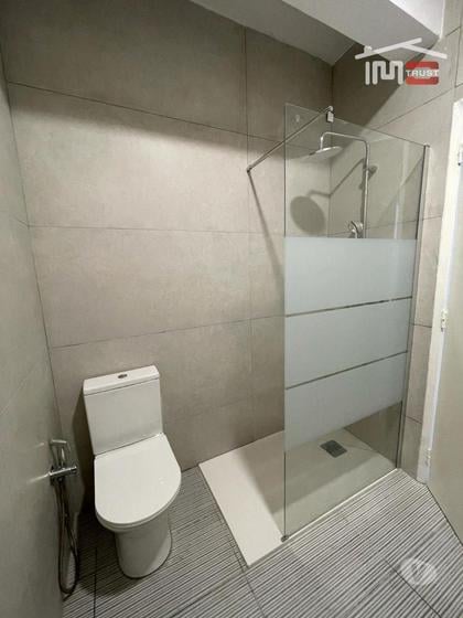 Casas e apartamentos - venda - Fotos para Apartamento T4 Renovado c Elevador, Varanda e Terraço - Centro