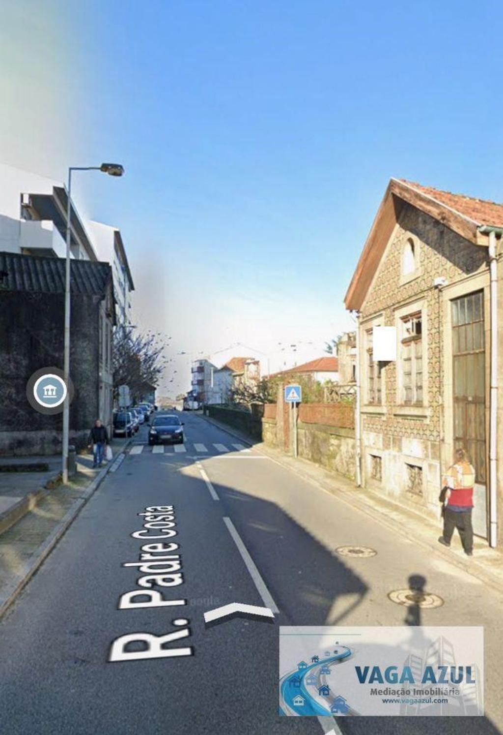 Terrenos Matosinhos - Fotos para Terreno de 2 Frentes com Moradia para restaurar a 900 m do