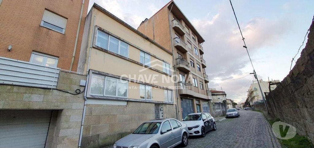 Apartamentos a venda Porto - Fotos para Porto-Moradia Bi-familiar em Ramalde, T4 + T2 (OD 02339)