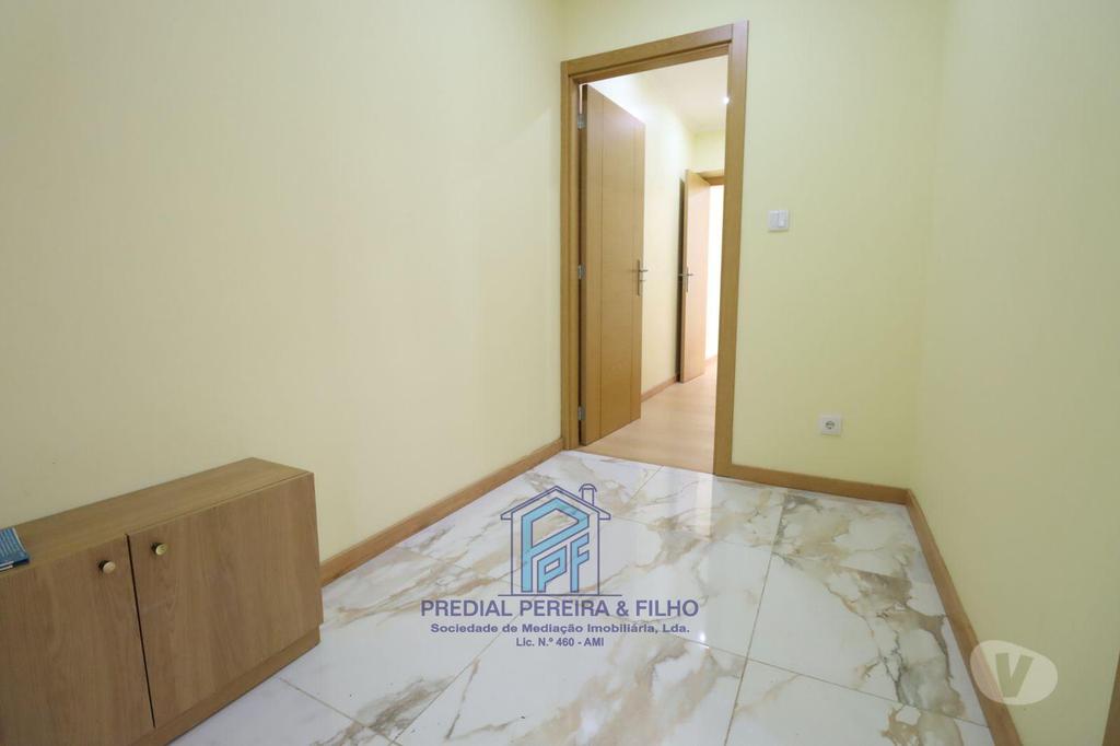 Apartamentos a venda Porto - Fotos para Moradia Térrea de 2 Frentes Totalmente Remodelada - S. Roque