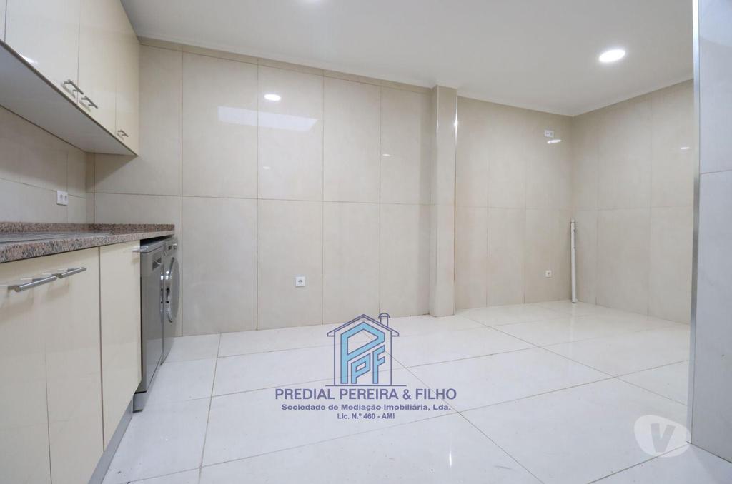 Apartamentos a venda Porto - Fotos para Moradia Térrea de 2 Frentes Totalmente Remodelada - S. Roque