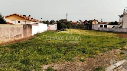 Terrenos a venda - Fotos para Terreno de 400m2 para construção de Moradia de 2 andares, em