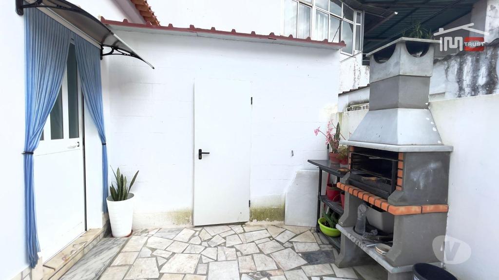 Apartamentos a venda Montijo - Fotos para Moradia Renovada T2 c Logradouro, Barbecue - Sarilhos Grandes