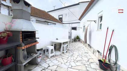 Casas para vender - Fotos para Moradia Renovada T2 c Logradouro, Barbecue - Sarilhos Grandes