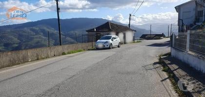 Apartamentos a venda - Fotos para Mesao-frio-Moradia para recuperar com vinha (803241002)