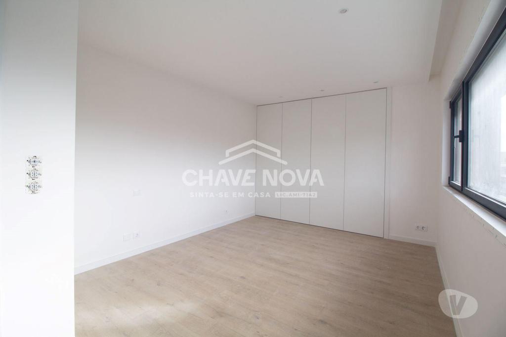 Apartamentos a venda Vila Nova de Gaia - Fotos para Moradia T3 C Piscina, Garagem Box para 2 carros na Madalena