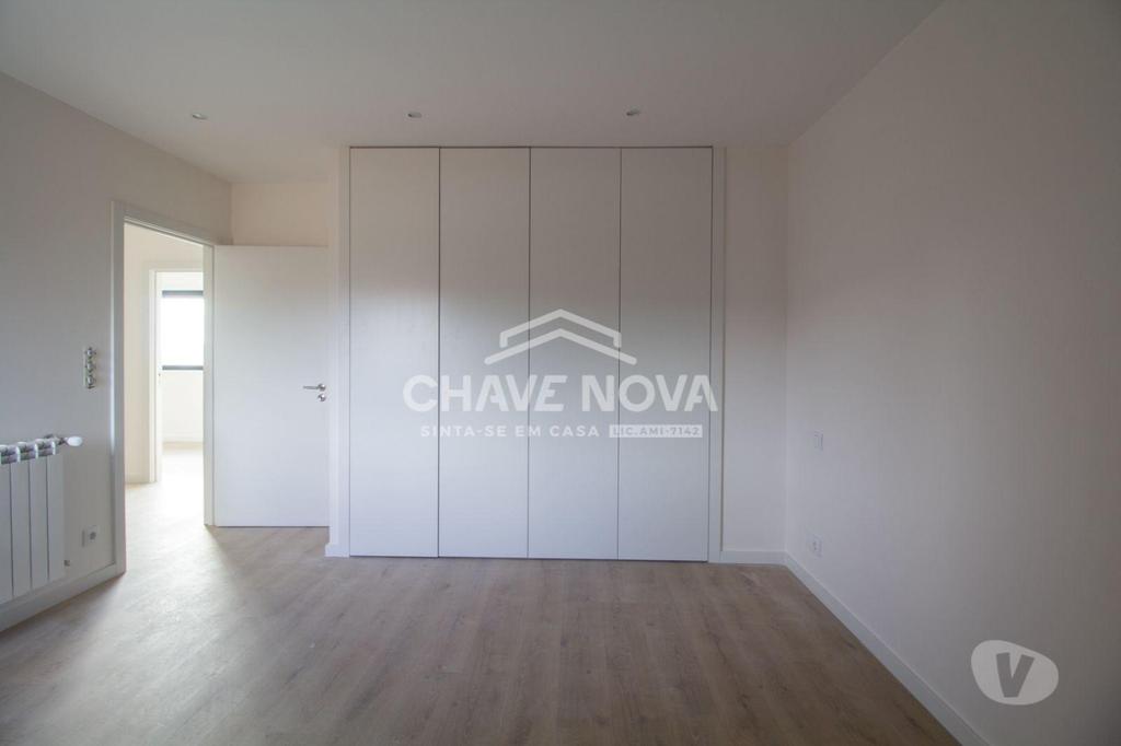 Apartamentos a venda Vila Nova de Gaia - Fotos para Moradia T3 C Piscina, Garagem Box para 2 carros na Madalena