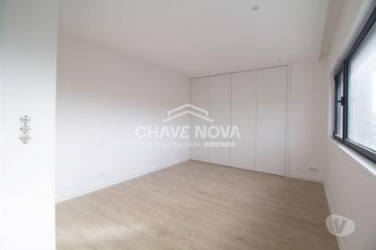 Apartamentos a venda - Fotos para Moradia T3 C Piscina, Garagem Box para 2 carros na Madalena
