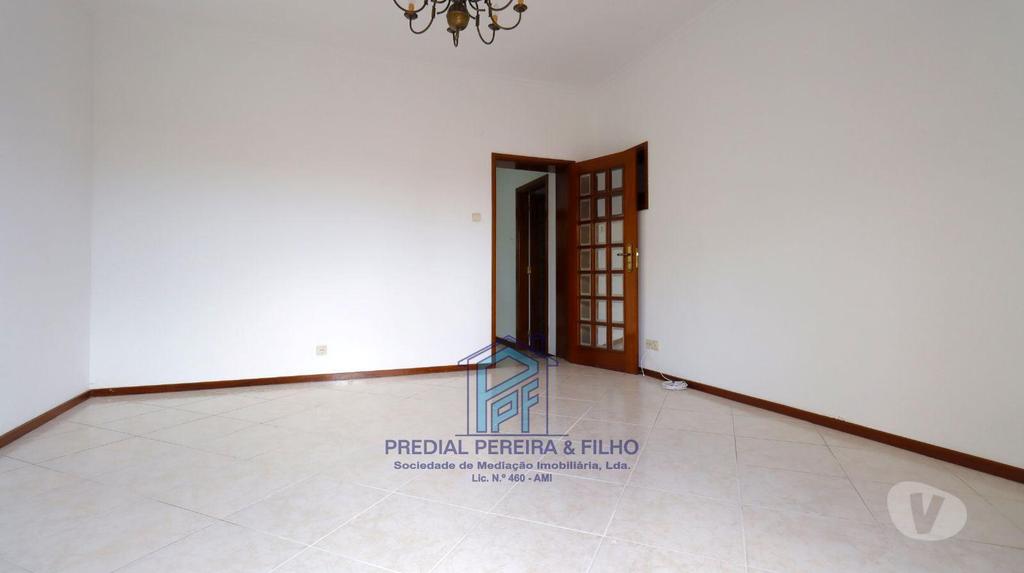 Apartamentos a venda Porto - Fotos para Andar Moradia T2 Remodelado - S. Roque Porto Próx. Mercadona