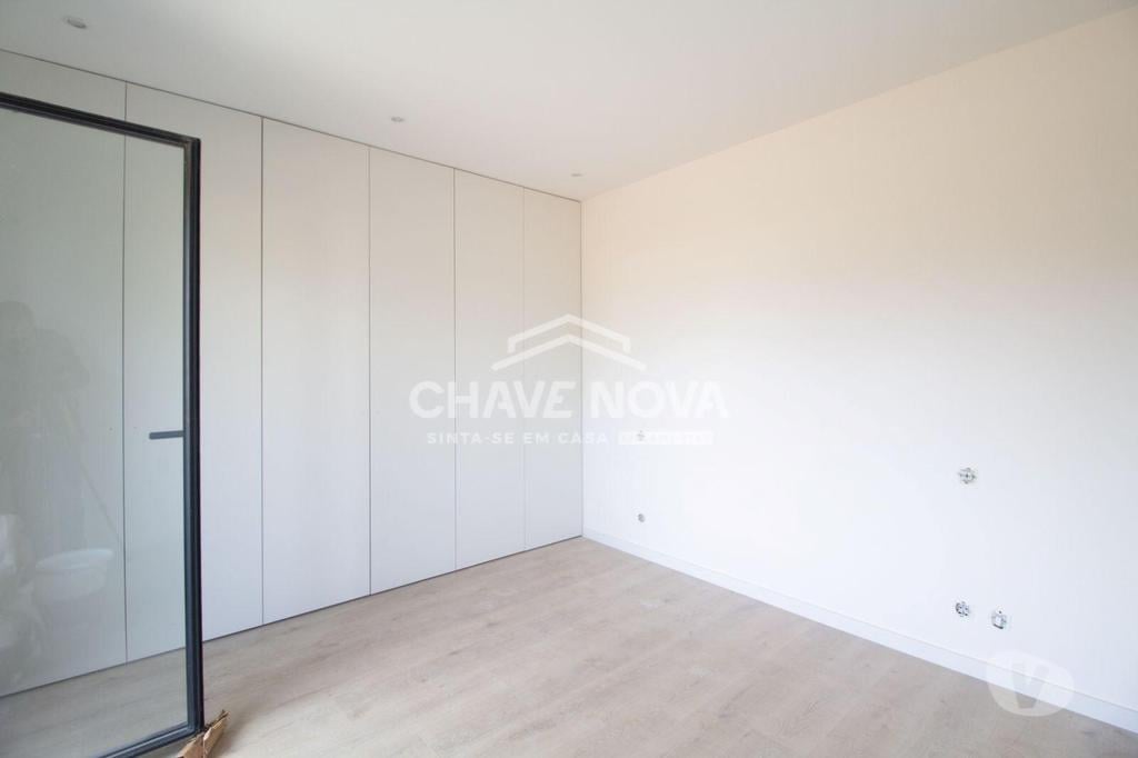 Apartamentos a venda Vila Nova de Gaia - Fotos para Moradia T3 C Piscina, Garagem Box para 2 carros na Madalena