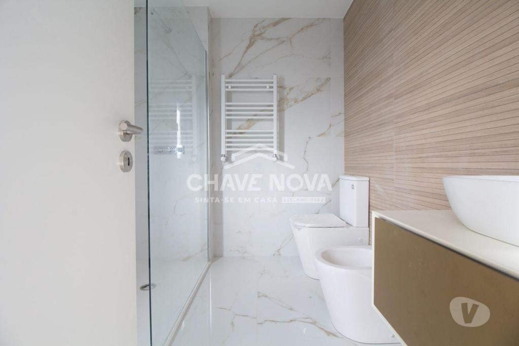Apartamentos a venda Vila Nova de Gaia - Fotos para Moradia T3 C Piscina, Garagem Box para 2 carros na Madalena