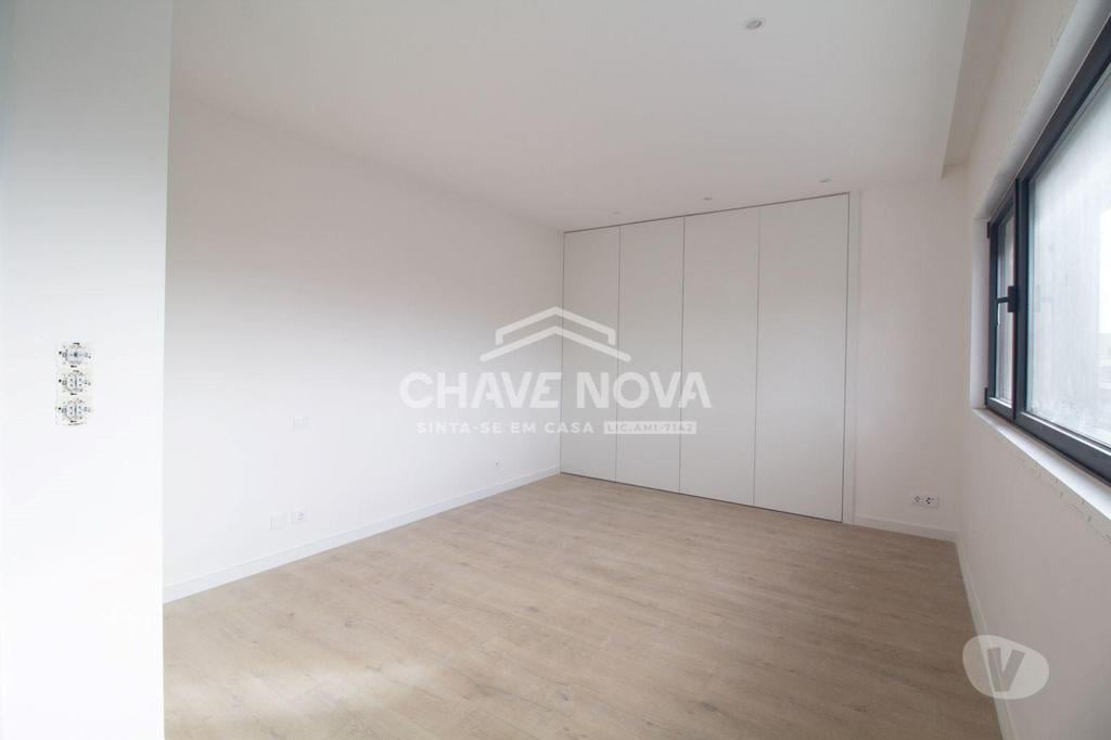Apartamentos a venda Vila Nova de Gaia - Fotos para Moradia T3 C Piscina, Garagem Box para 2 carros na Madalena