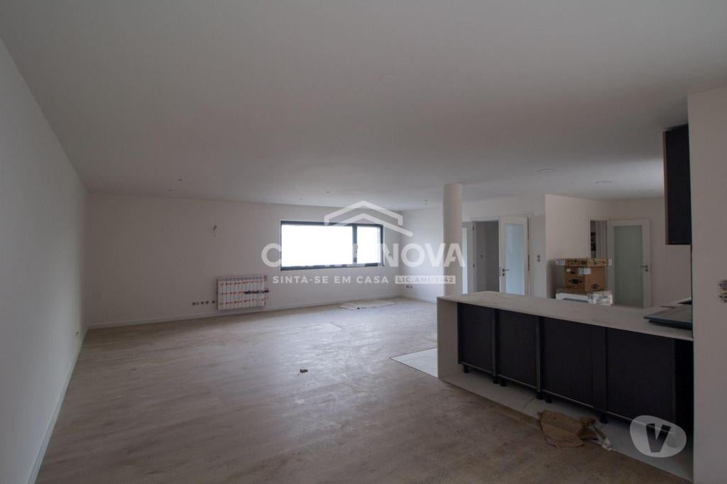 Apartamentos a venda Vila Nova de Gaia - Fotos para Moradia T3 C Piscina, Garagem Box para 2 carros na Madalena