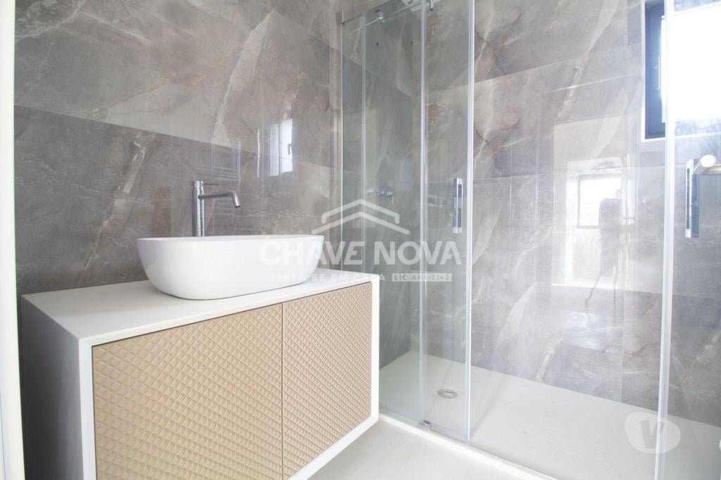Apartamentos a venda Vila Nova de Gaia - Fotos para Moradia T3 C Piscina, Garagem Box para 2 carros na Madalena