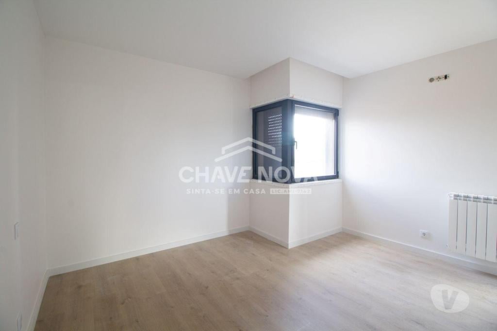 Apartamentos a venda Vila Nova de Gaia - Fotos para Moradia T3 C Piscina, Garagem Box para 2 carros na Madalena