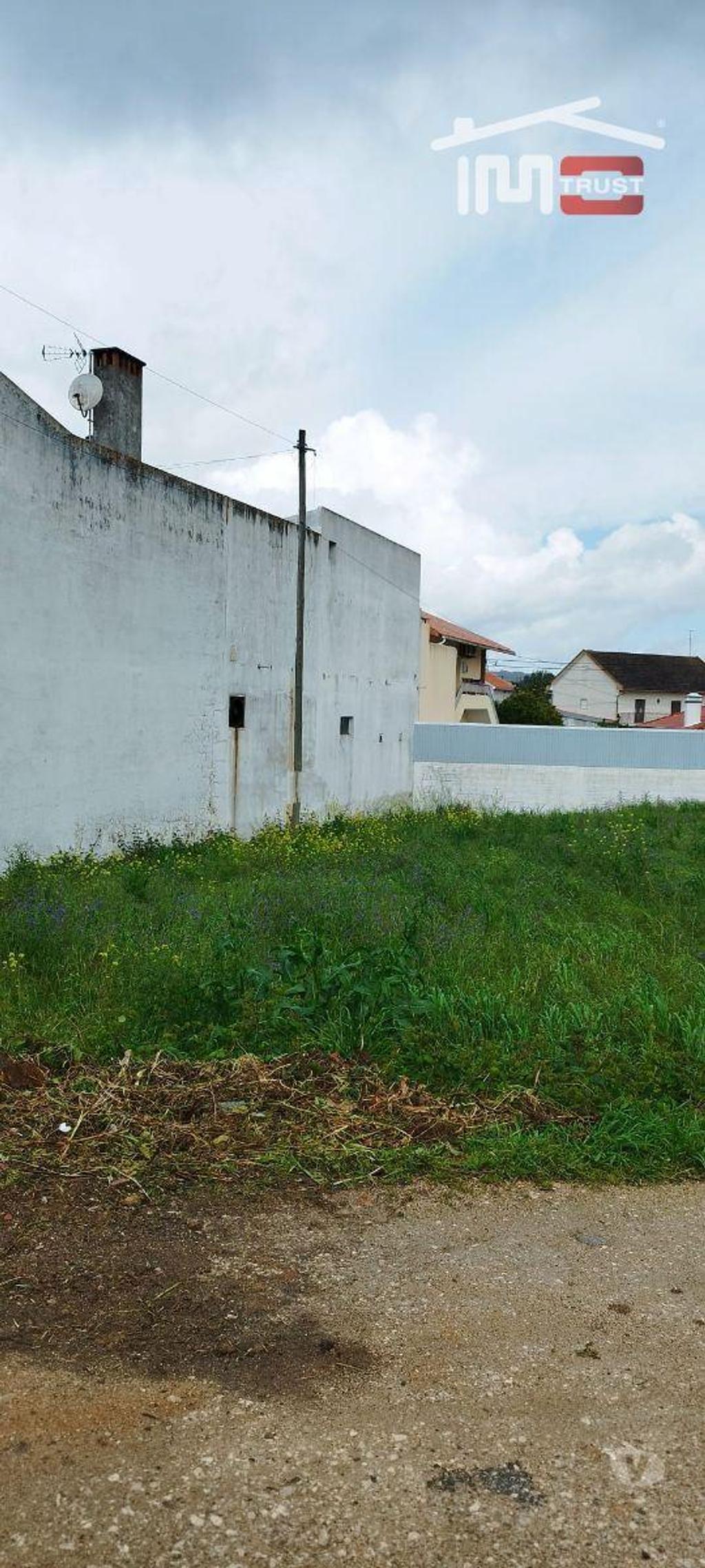 Terrenos Torres Novas - Fotos para Terreno Urbano no Botequim ao lado do Entroncamento (7-T-000115)