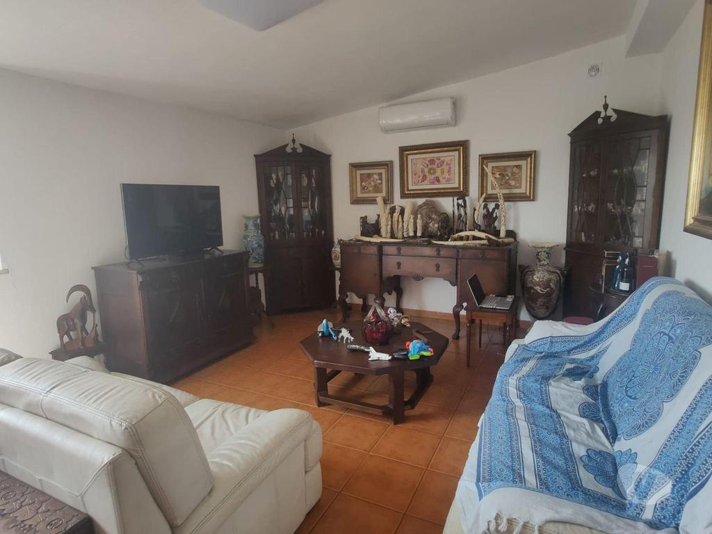 Apartamentos a venda Portimão - Fotos para Moradia com grande potencial na Mexilhoeira Grande (ALBF 00100)