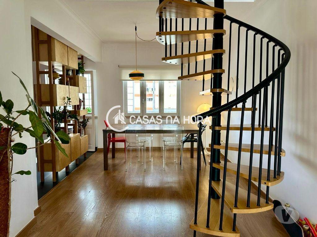Apartamentos a venda Almada - Fotos para Almada-T4 Duplex em Almada Com Varanda (almada A 01633)