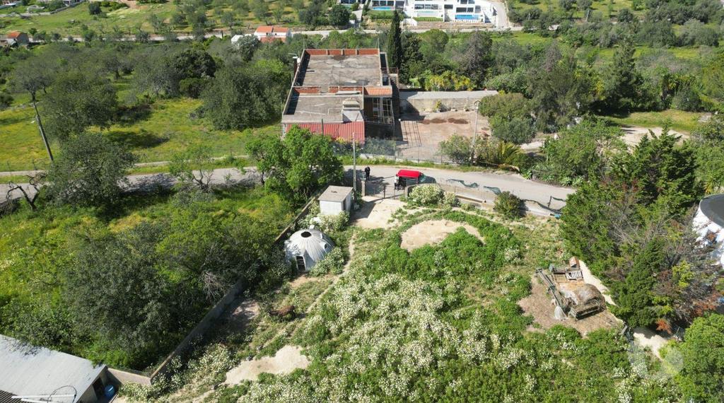 Terrenos Loulé - Fotos para Panorama Excepcional: Terreno Rústico com Vista Mar e Armazém
