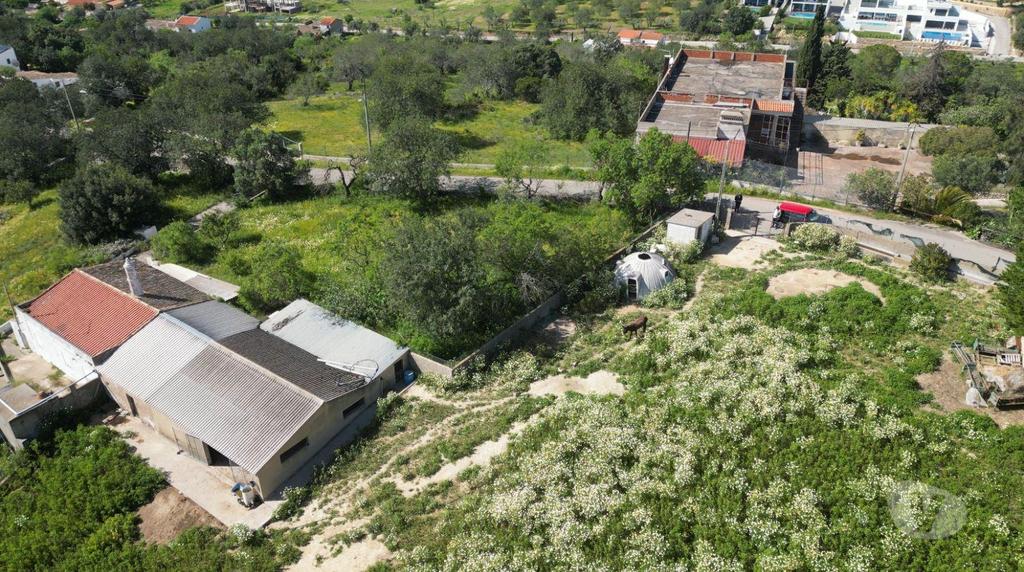 Terrenos Loulé - Fotos para Panorama Excepcional: Terreno Rústico com Vista Mar e Armazém