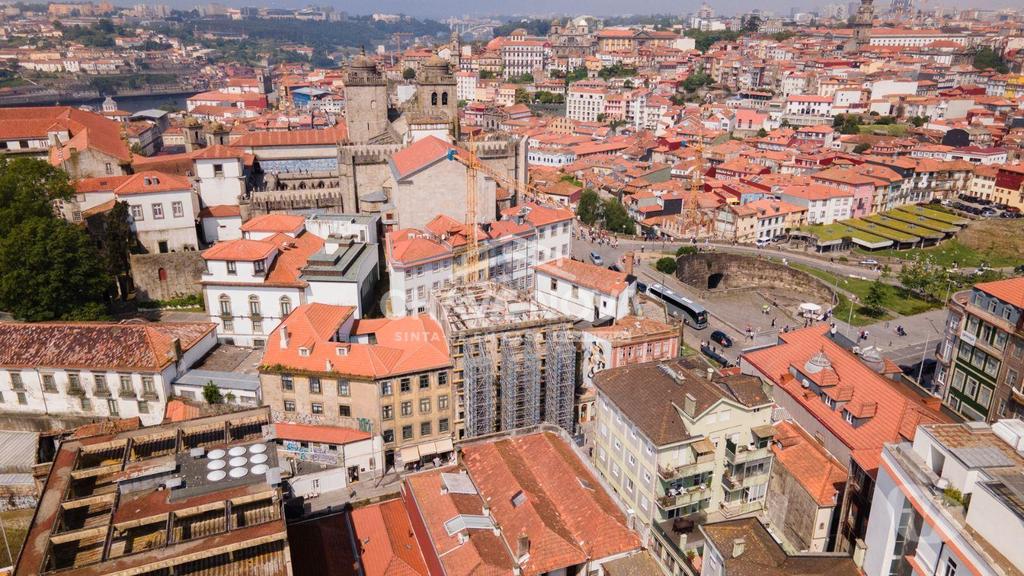 Apartamentos a venda Porto - Fotos para Apartamento T1 Duplex DOM HUGO IX no Centro Histórico do Porto