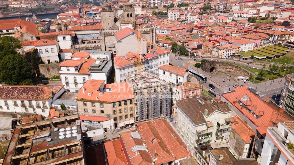 Apartamentos a venda Porto - Fotos para Apartamento T1 Duplex DOM HUGO IX no Centro Histórico do Porto