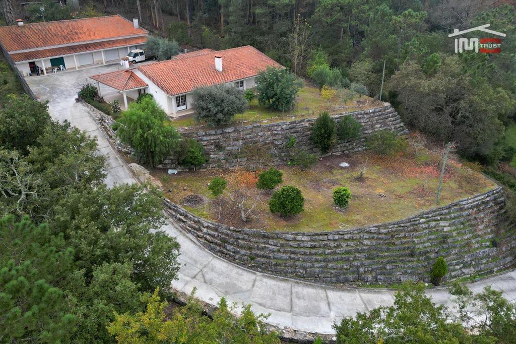 Apartamentos a venda Ourém - Fotos para Moradia T4 com excelente paisagem a 3 minutos de Ourém